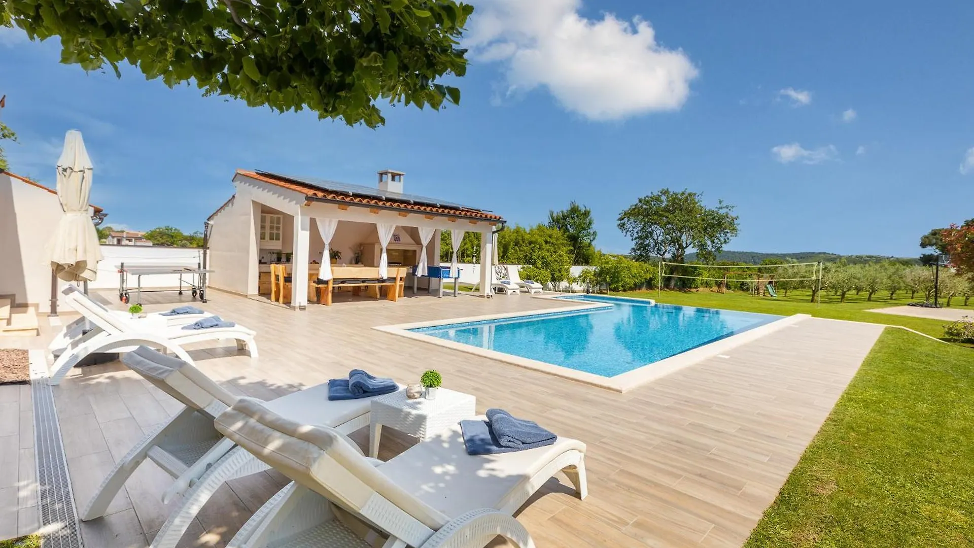 Villa Milemanda For 8 People Near Pula With Children Playground Only 300 Meters From The Beach Pomer