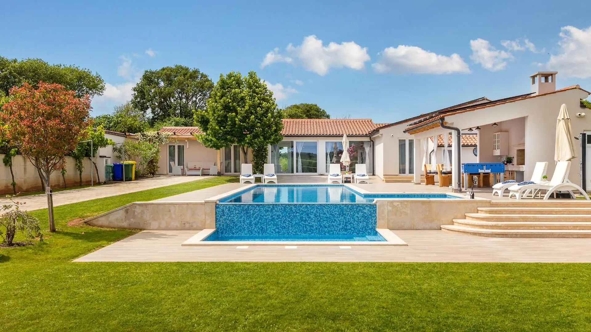 Villa Milemanda For 8 People Near Pula With Children Playground Only 300 Meters From The Beach Pomer