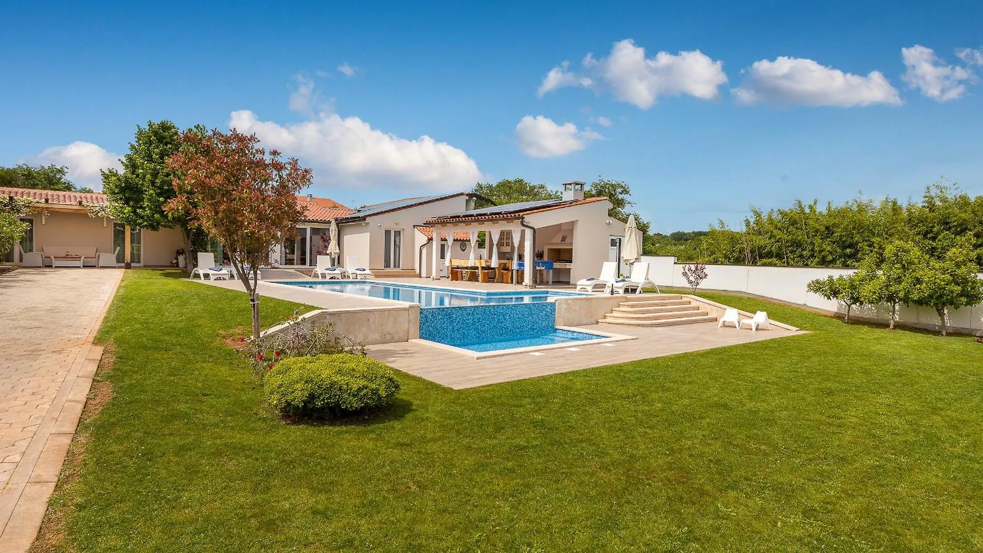 Villa Milemanda For 8 People Near Pula With Children Playground Only 300 Meters From The Beach Pomer