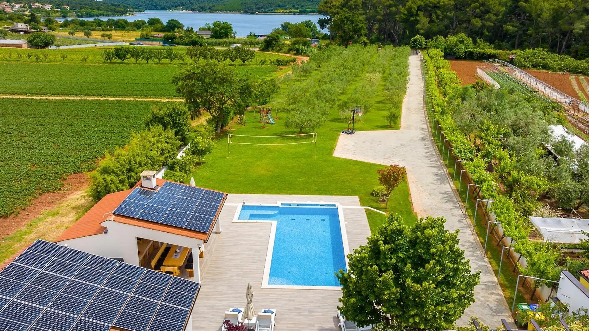 Villa Milemanda For 8 People Near Pula With Children Playground Only 300 Meters From The Beach Pomer