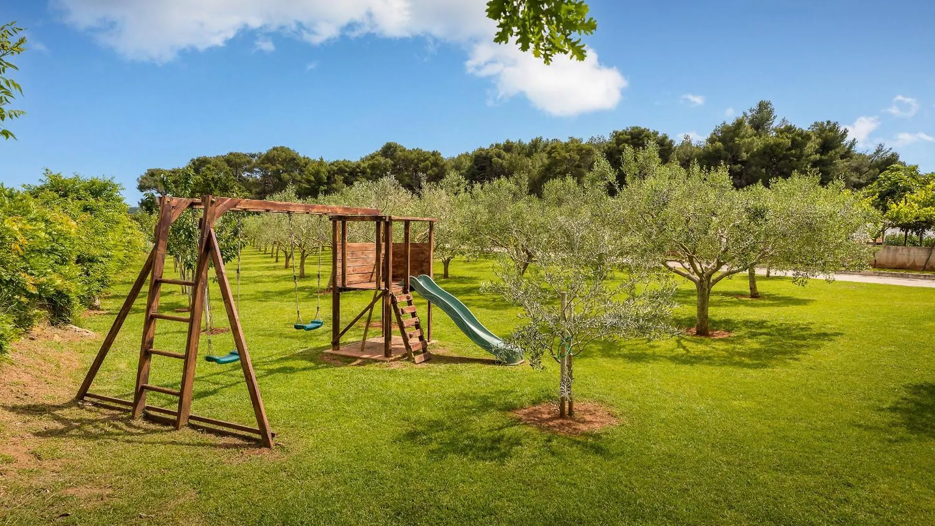 Villa Milemanda For 8 People Near Pula With Children Playground Only 300 Meters From The Beach Pomer